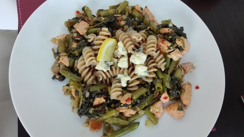 Makaron pełnoziarnisty z łososiem i fasolką Makaron pełnoziarnisty z łososiem i fasolką