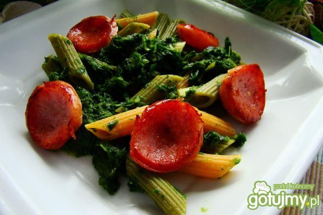 Makaron pene z szpinakiem i grillowana k