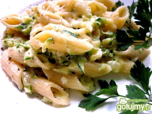 Makaron penne z kremem cukiniowym Makaron penne z kremem cukiniowym