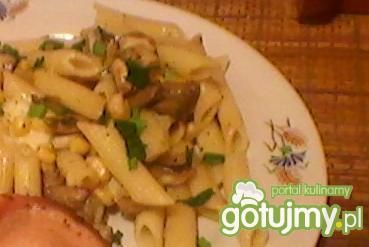 makaron penne z pieczarkami i serem makaron penne z pieczarkami i serem