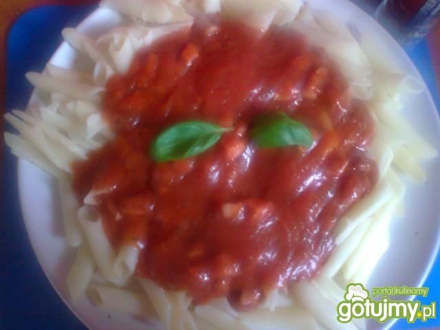Makaron penne z sosem neapolitańskim  Makaron penne z sosem neapolitańskim