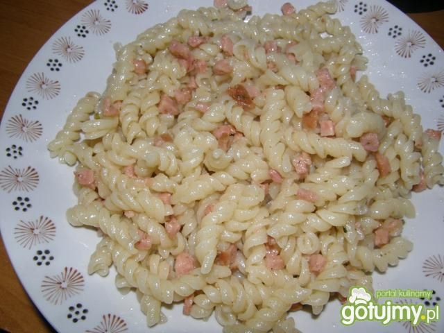 Makaron podsmażany z kiełbasą 