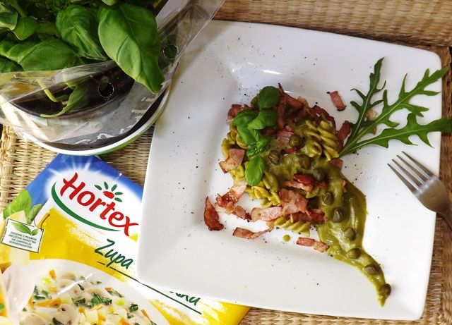 Makaron razowy po królewsku z boczkiem