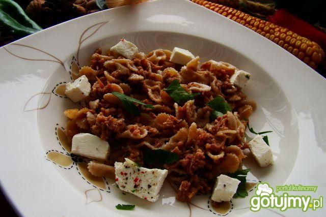 Makaron razowy z tuńczykiem i natką  Makaron razowy z tuńczykiem i natką