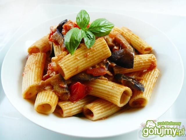 Makaron rigatoni z bakłażanem