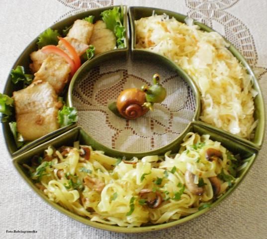 Makaron ryżowy na pieczarkowo : 