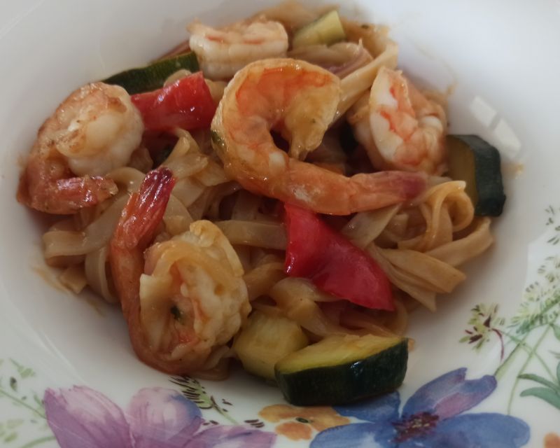 Makaron ryżowy z krewetkami Makaron ryżowy z krewetkami