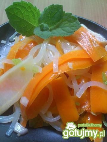 Makaron ryżówy z warzywami. Makaron ryżówy z warzywami.