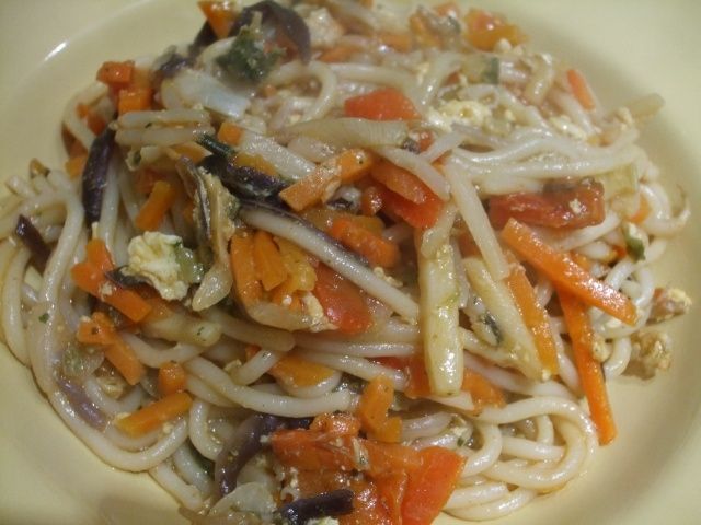 Makaron smażony z warzywami Makaron smażony z warzywami