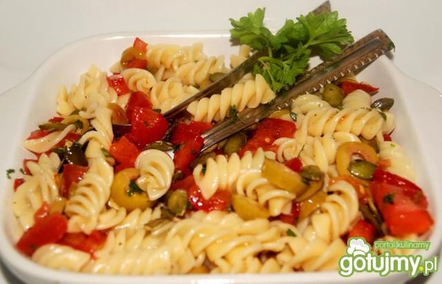 Makaron świderki a'la tabbouleh