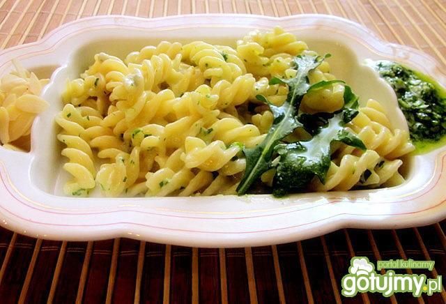 Makaron świderki i pesto z rukoli. Makaron świderki i pesto z rukoli.