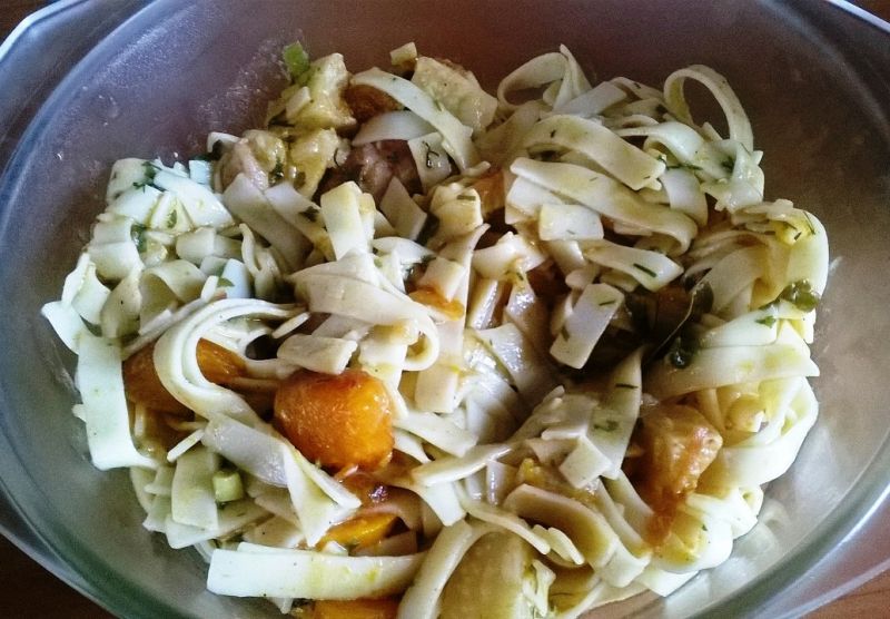 Makaron tagliatelle  z dynią i warzywami Makaron tagliatelle  z dynią i warzywami