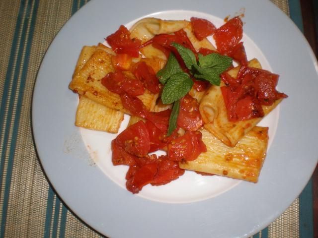 Makaron tylko z pomidorami. Makaron tylko z pomidorami.