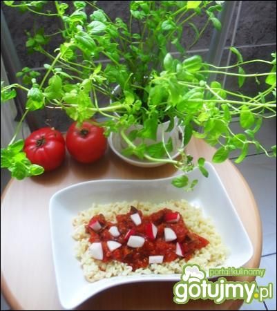 Makaron w ostrym sosie pomidorowym Makaron w ostrym sosie pomidorowym