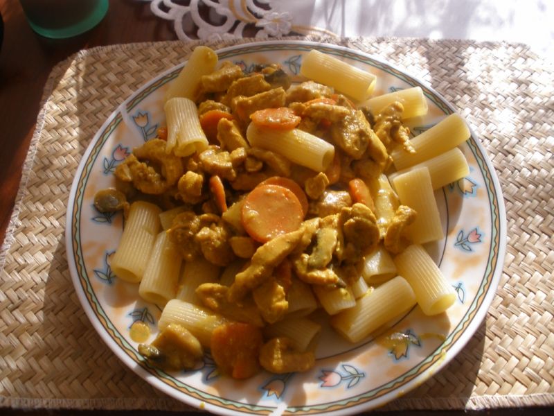 Makaron w sosie kurkumowym  Makaron w sosie kurkumowym