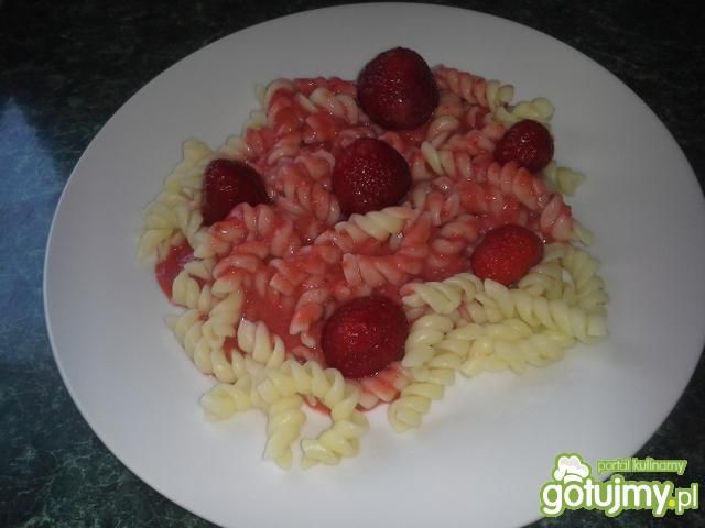 Makaron w sosie truskawkowym 3 Makaron w sosie truskawkowym 3
