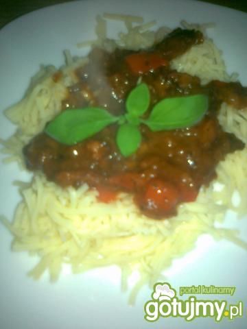 Makaron w sosie z kiełbasy i papryki Makaron w sosie z kiełbasy i papryki