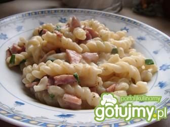 Makaron w sosie z serka topionego