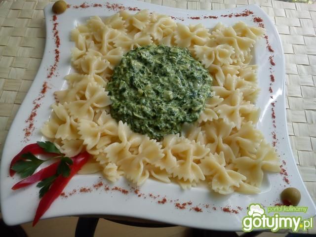 Makaron w zielonym sosie Makaron w zielonym sosie
