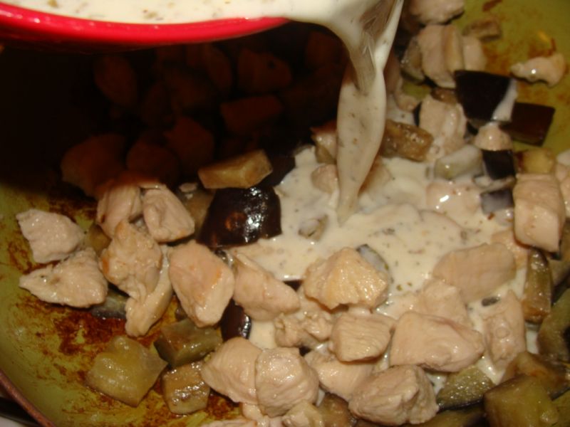  Makaron z bakłażanem i filetem w sosie