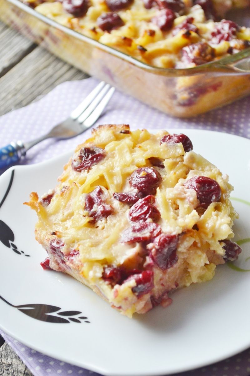 Makaron z białym serem i wiśniami Makaron z białym serem i wiśniami