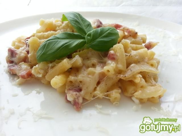 Makaron z boczkiem i serem