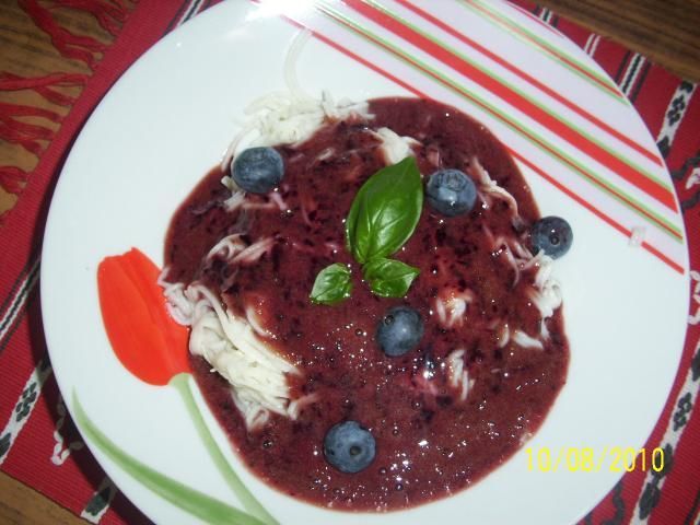 Makaron z borówkami