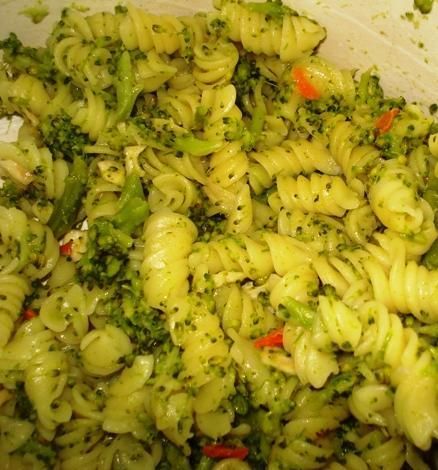 Makaron z brokułami Makaron z brokułami