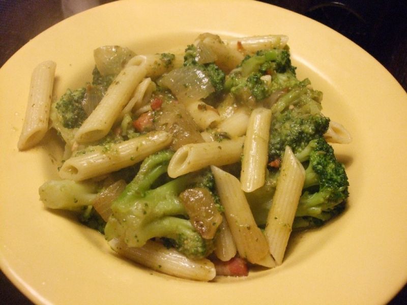 Makaron z brokułami Makaron z brokułami