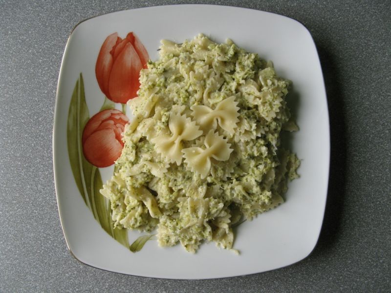 Makaron z brokułami i lazurem Makaron z brokułami i lazurem