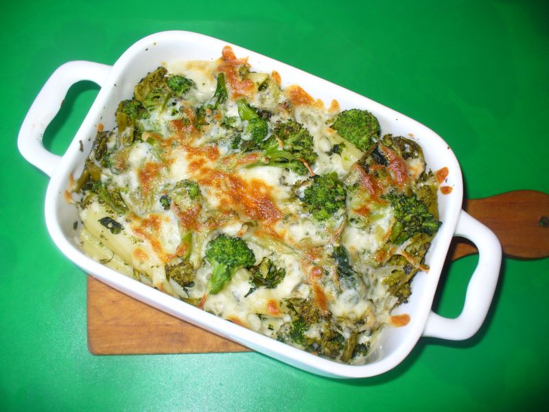 Makaron z brokułami zapiekany Makaron z brokułami zapiekany
