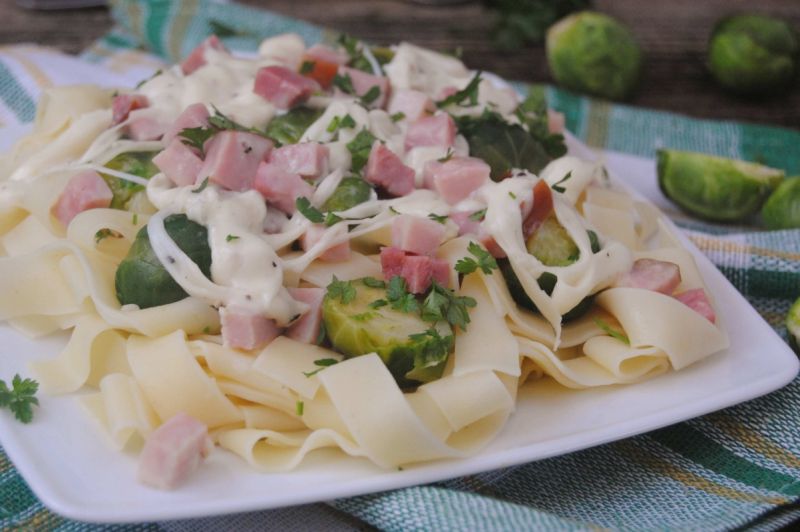 Makaron z brukselką