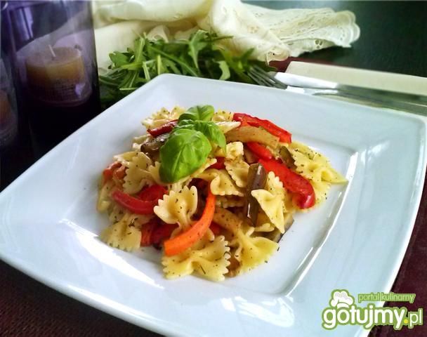 Makaron z grillowanymi warzywami