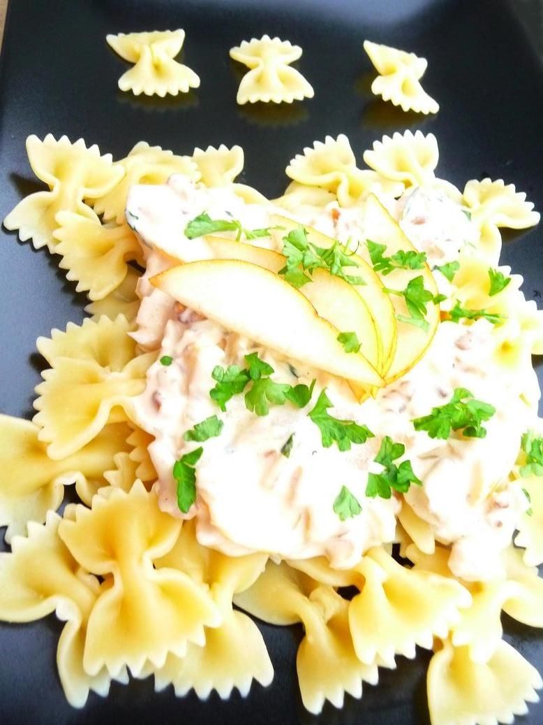 Makaron z gruszką i orzechami włoskimi Mamma Mia Makaron z gruszką i orzechami włoskimi Mamma Mia