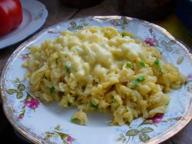 Makaron z jajkami i serem