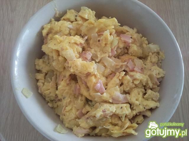 Makaron z jajkiem i szynką