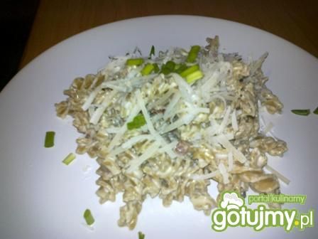 Makaron z kiełbasą i serem. Makaron z kiełbasą i serem.