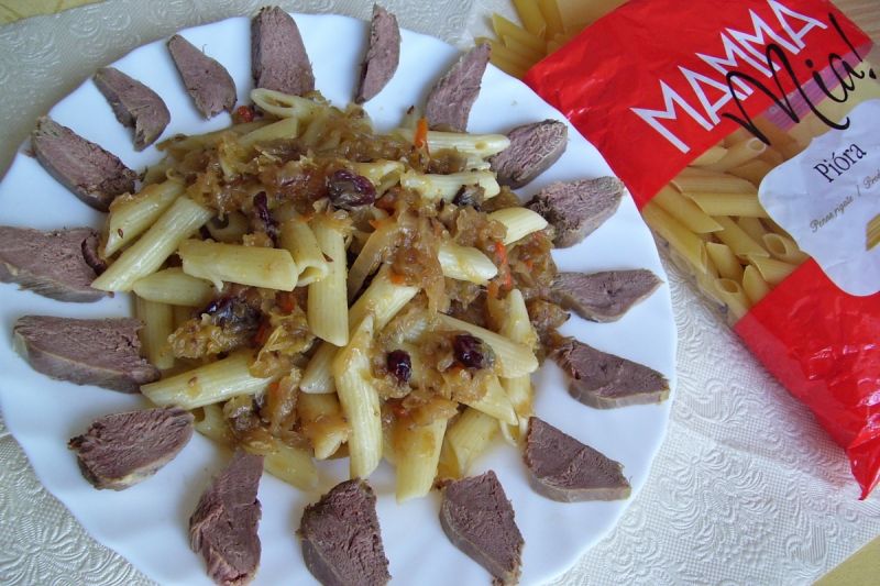 Makaron z kiszoną kapustą i kaczą piersią Makaron z kiszoną kapustą i kaczą piersią