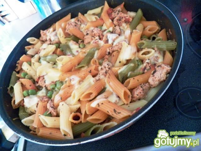 Makaron z kostką sojową