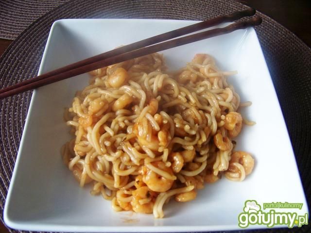 Makaron z krewetkami koktajlowymi Makaron z krewetkami koktajlowymi