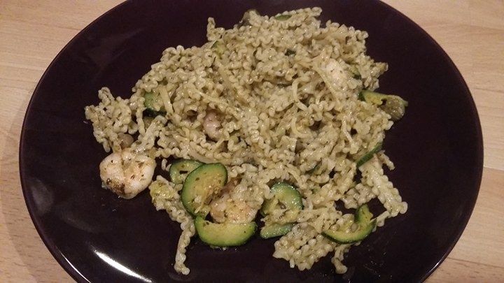 Makaron z krewetkami i cukinią 