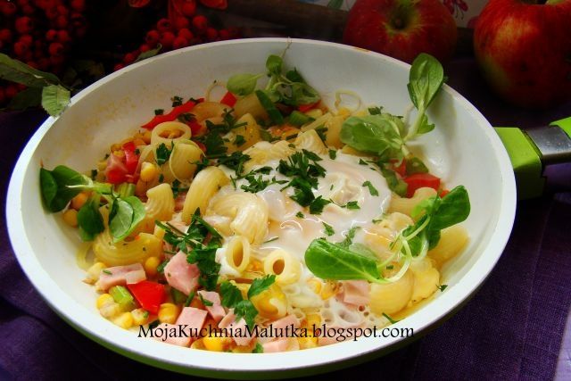 Makaron z kukurydzą i roszponką 