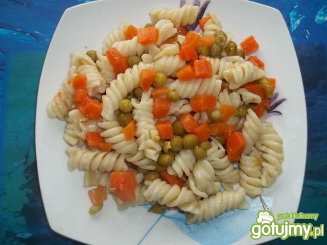 Makaron z marchewką i groszkiem II Makaron z marchewką i groszkiem II