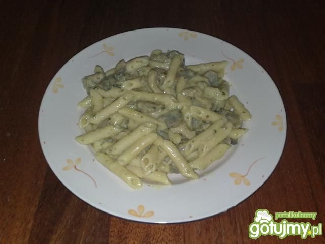 Makaron z mięsem i pieczarkami