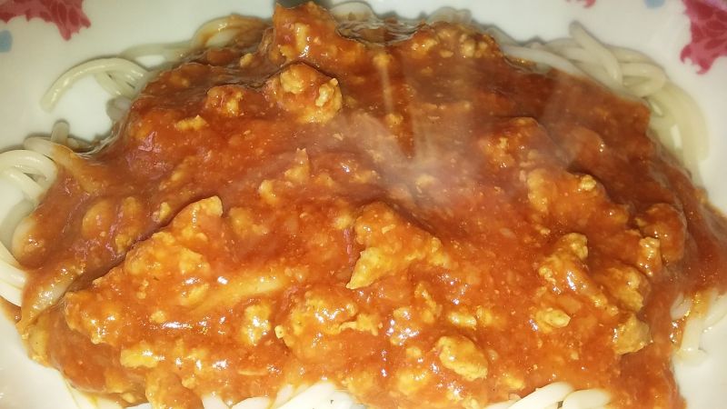 Makaron z mięsem mięsem mielonym i kapustą