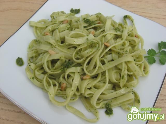 Makaron z miętowo-bazyliowym pesto       Makaron z miętowo-bazyliowym pesto
