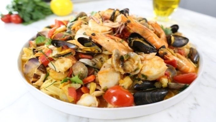 Makaron z owocami morza