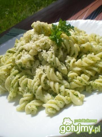 Makaron z pesto pietruszkowym