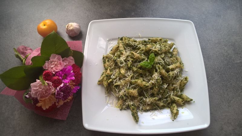 Makaron z pesto z jarmużu Makaron z pesto z jarmużu
