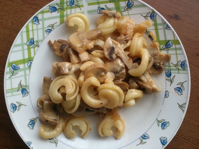 Makaron z pieczarkami Makaron z pieczarkami